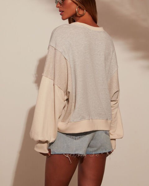 GREY-CREAM SWEATSHIRT