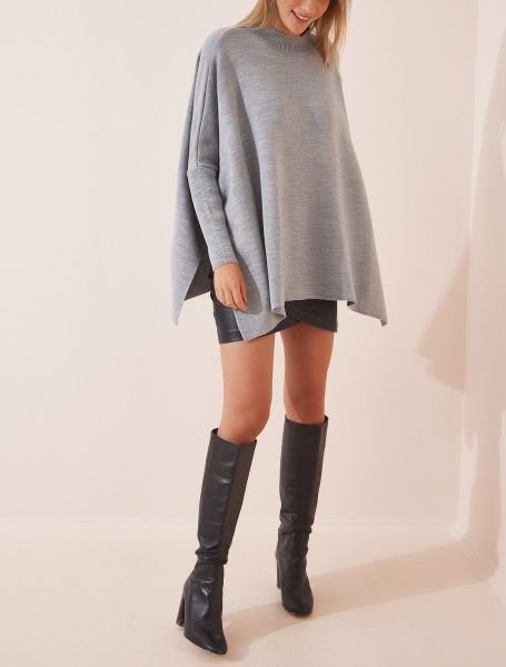 GREY PONCHO