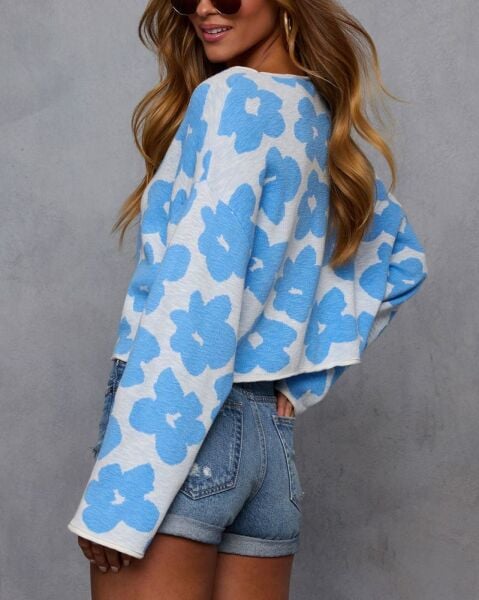 WHITE-BLUE-FLORAL SWEATER