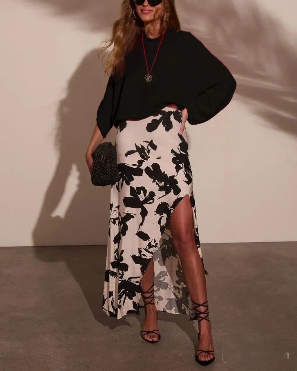 BLACK-ECRU-FLORAL SKIRT