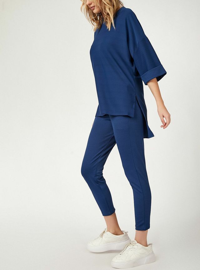 NAVY SWEATSHIRT-AND-PANTS-SET