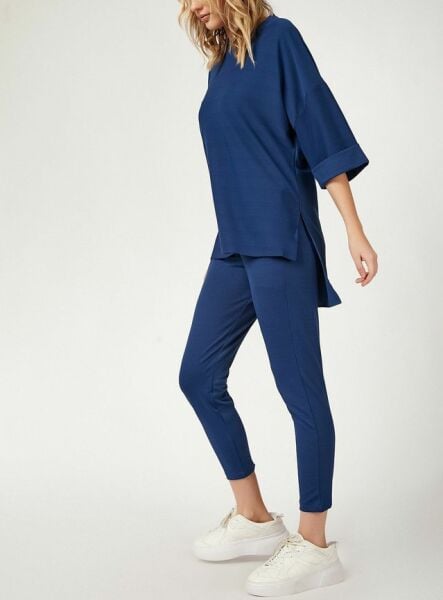 NAVY SWEATSHIRT-AND-PANTS-SET