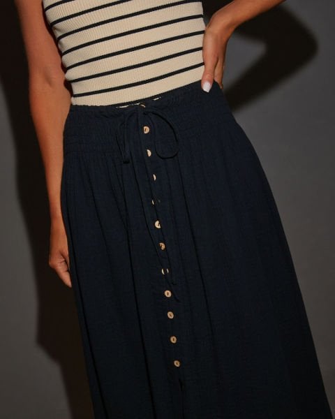 BLACK SKIRT