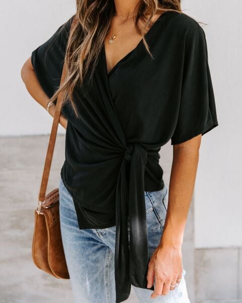 BLACK BLOUSE