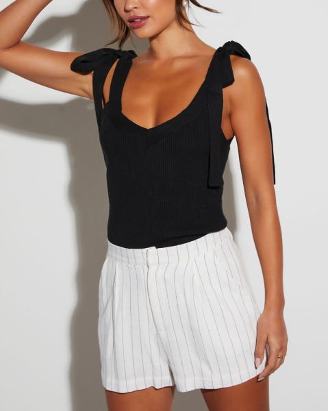 BLACK VEST TOP
