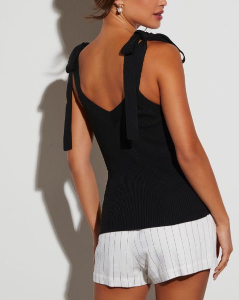 BLACK VEST TOP