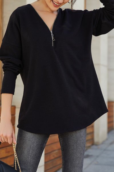 BLACK-SWEATER