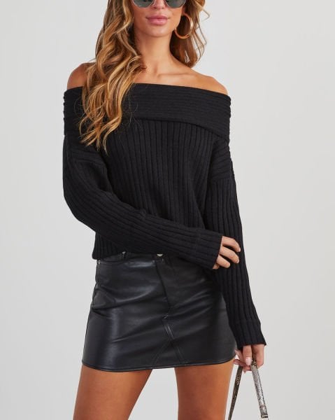 BLACK-SWEATERS