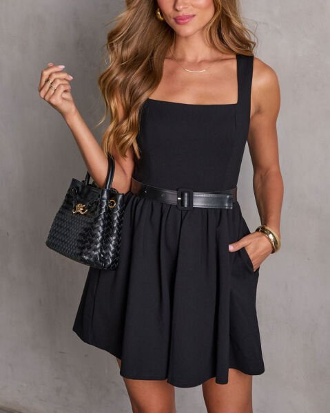 BLACK DRESS