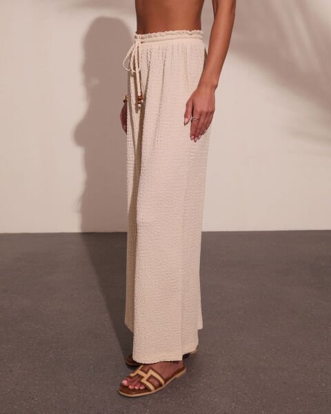 BEIGE PANTS