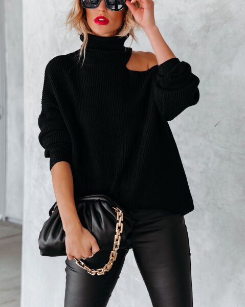 BLACK SWEATER