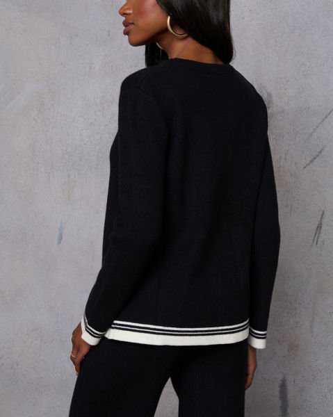 BLACK-WHITE-SWEATERS-PANTS-SET