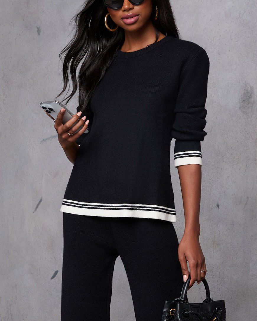 BLACK-WHITE-SWEATERS-PANTS-SET