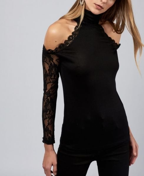 BLACK-BLOUSE