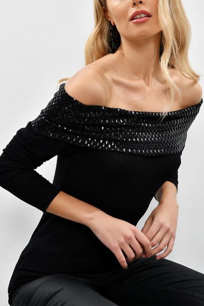 BLACK-BLOUSE