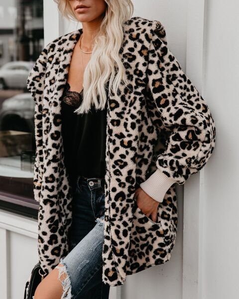 LEOPARD-PRINTED COAT