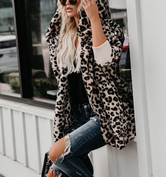 LEOPARD-PRINTED COAT
