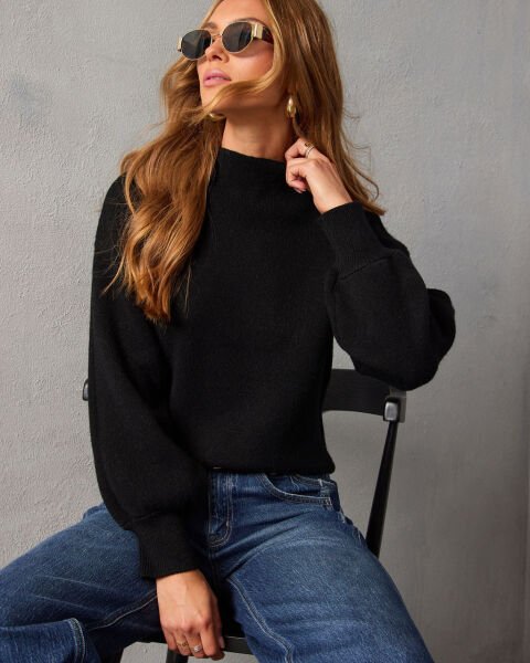 BLACK SWEATER