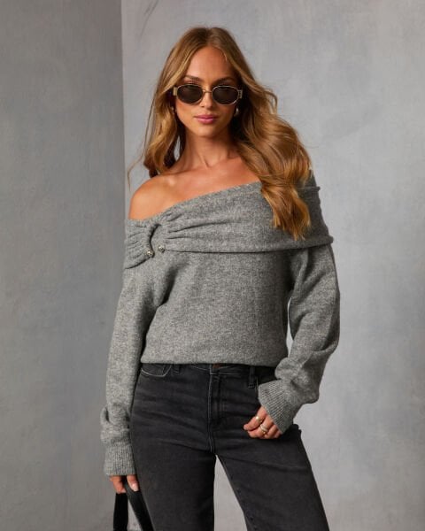 GREY SWEATER