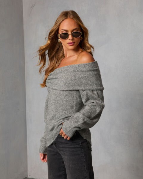 GREY SWEATER