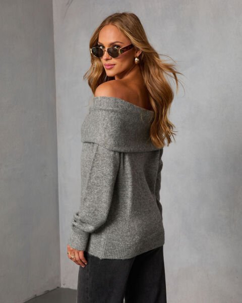 GREY SWEATER